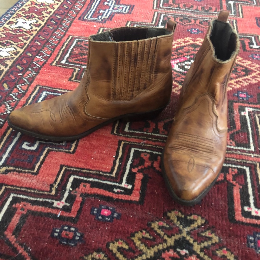 Ankle cowboy booties! Size 9!